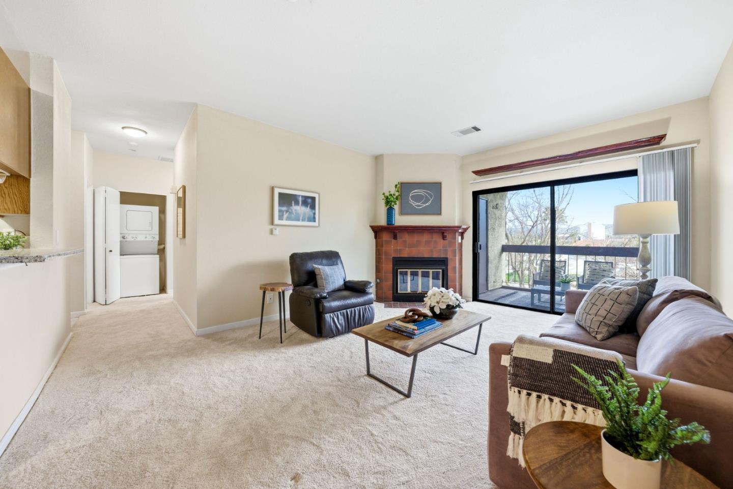 39931 Cedar Boulevard — photo