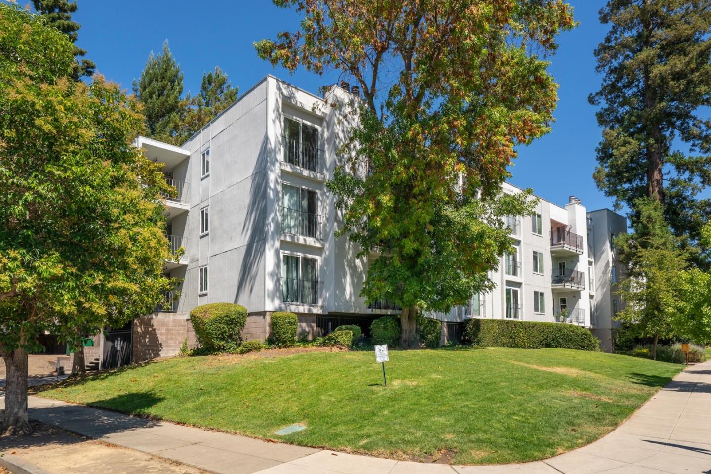 601 Leahy Street — photo