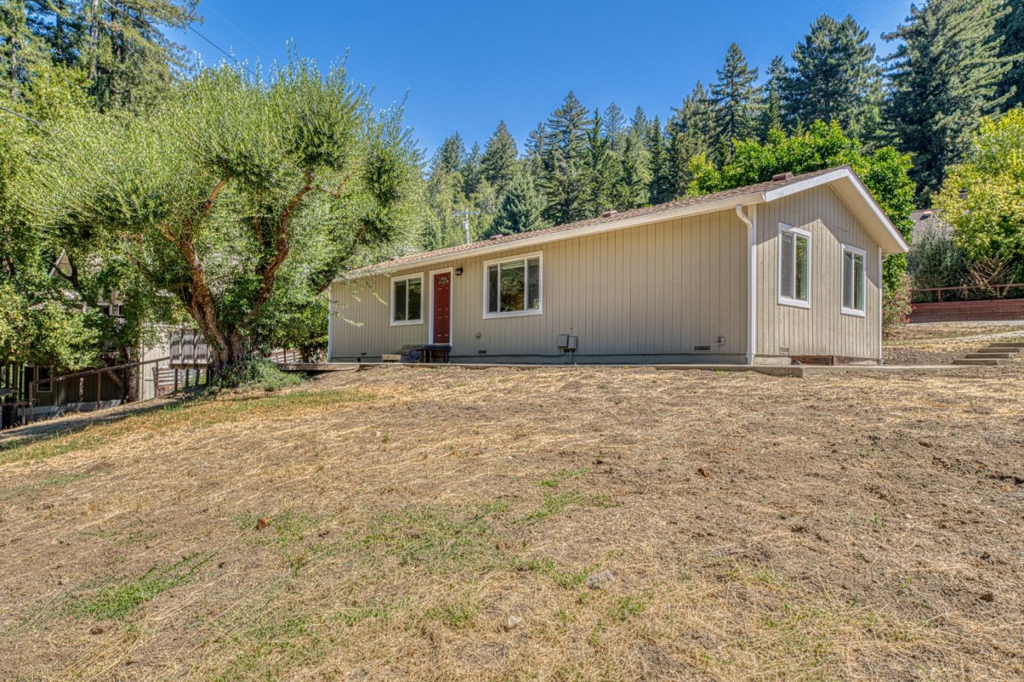 185 Timber Lodge — photo