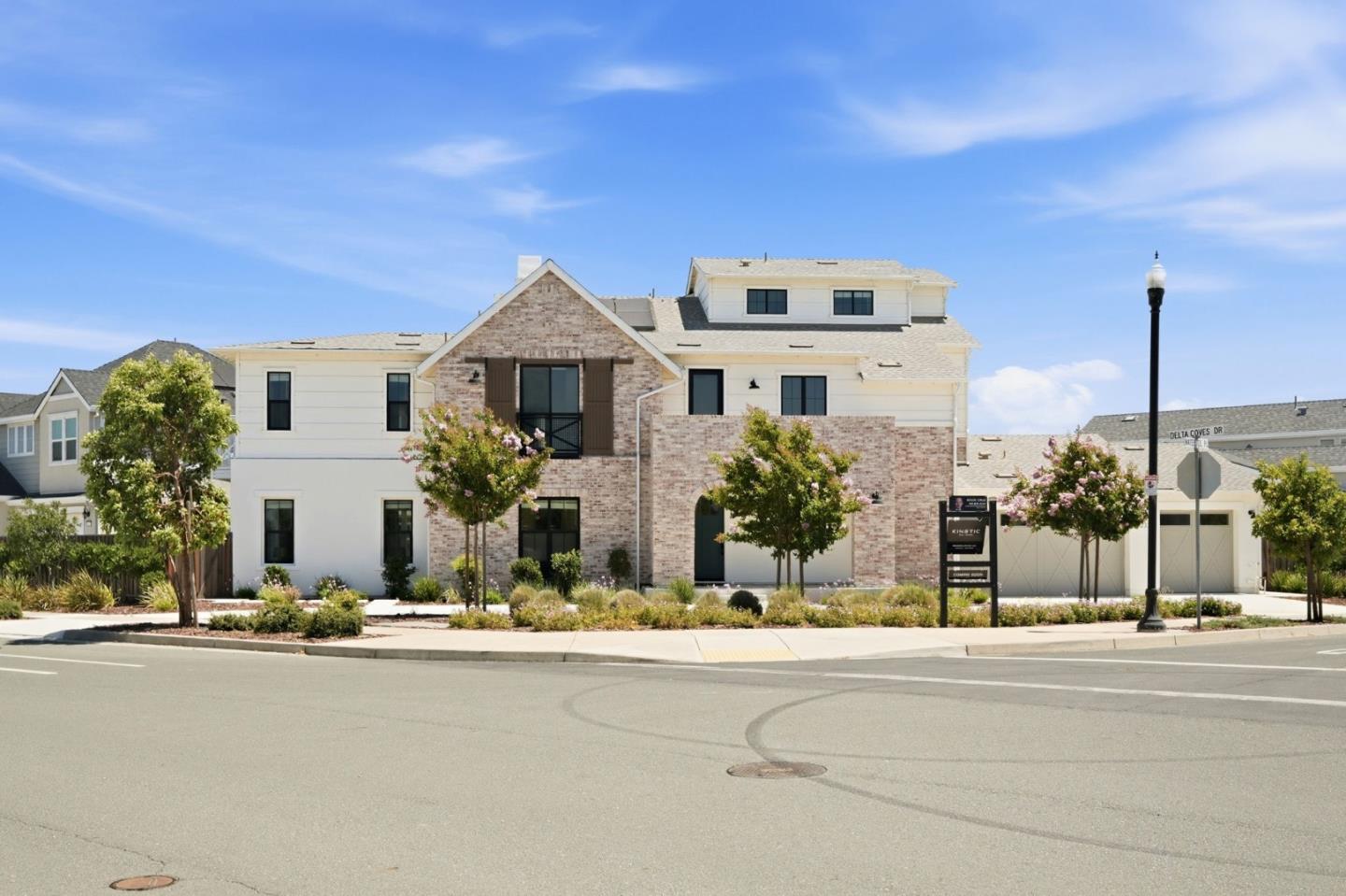 3233 Delta Coves Drive — photo