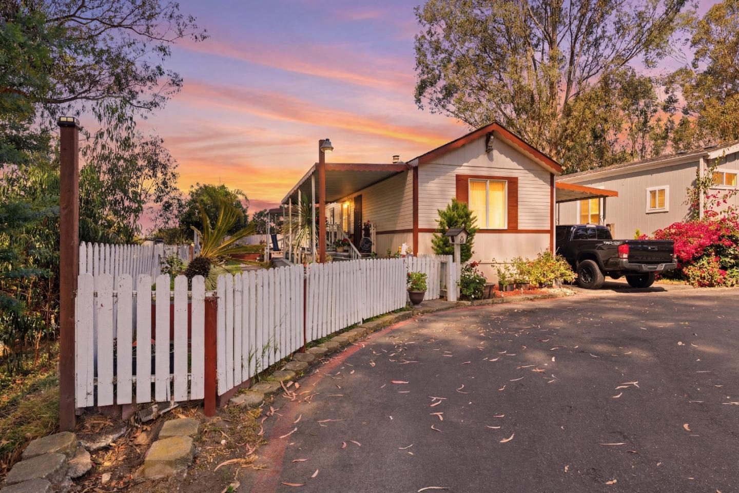 Home in Salinas, CA 93907 — photo 2