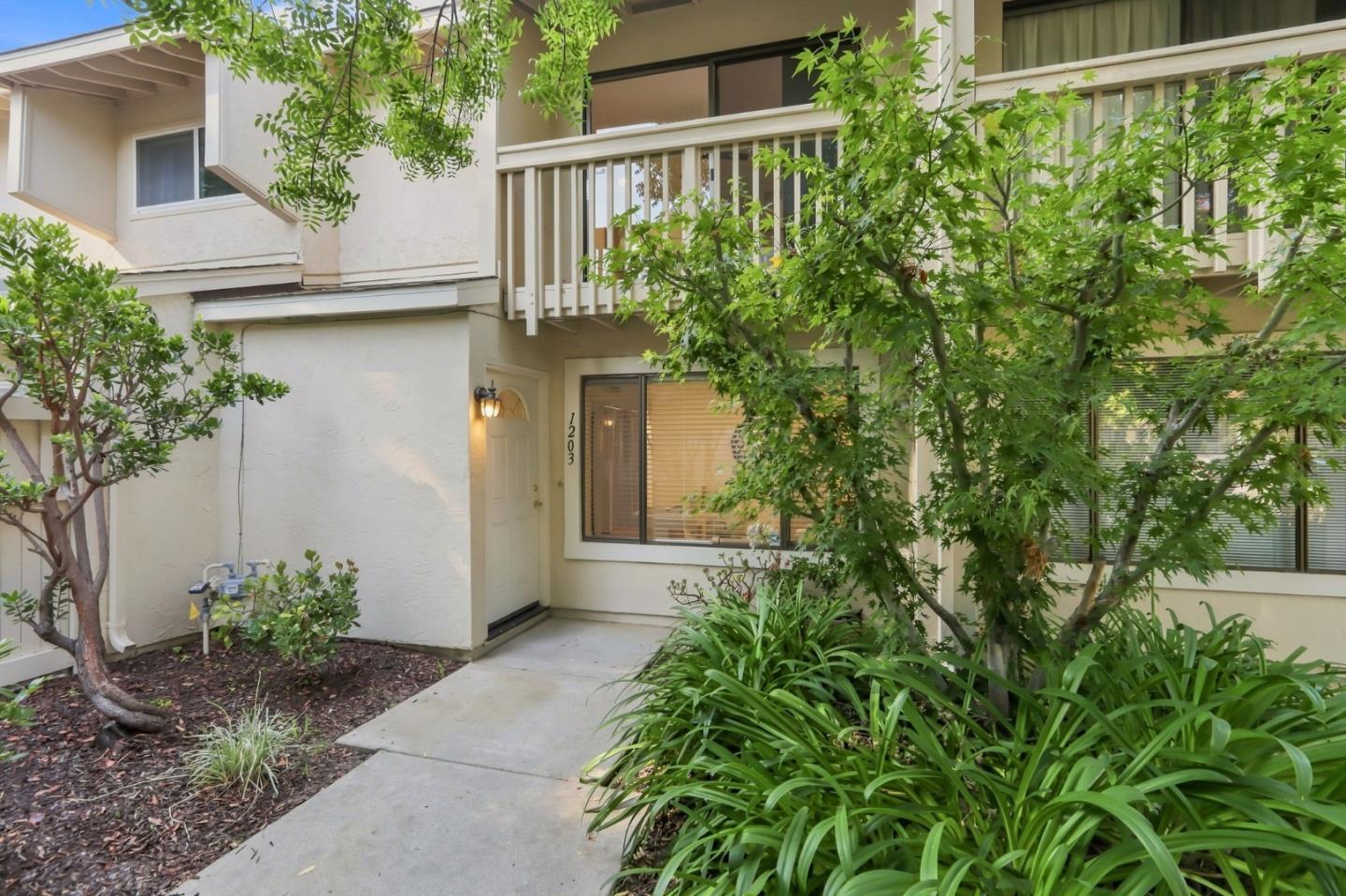 1203 Crescent Terrace — photo