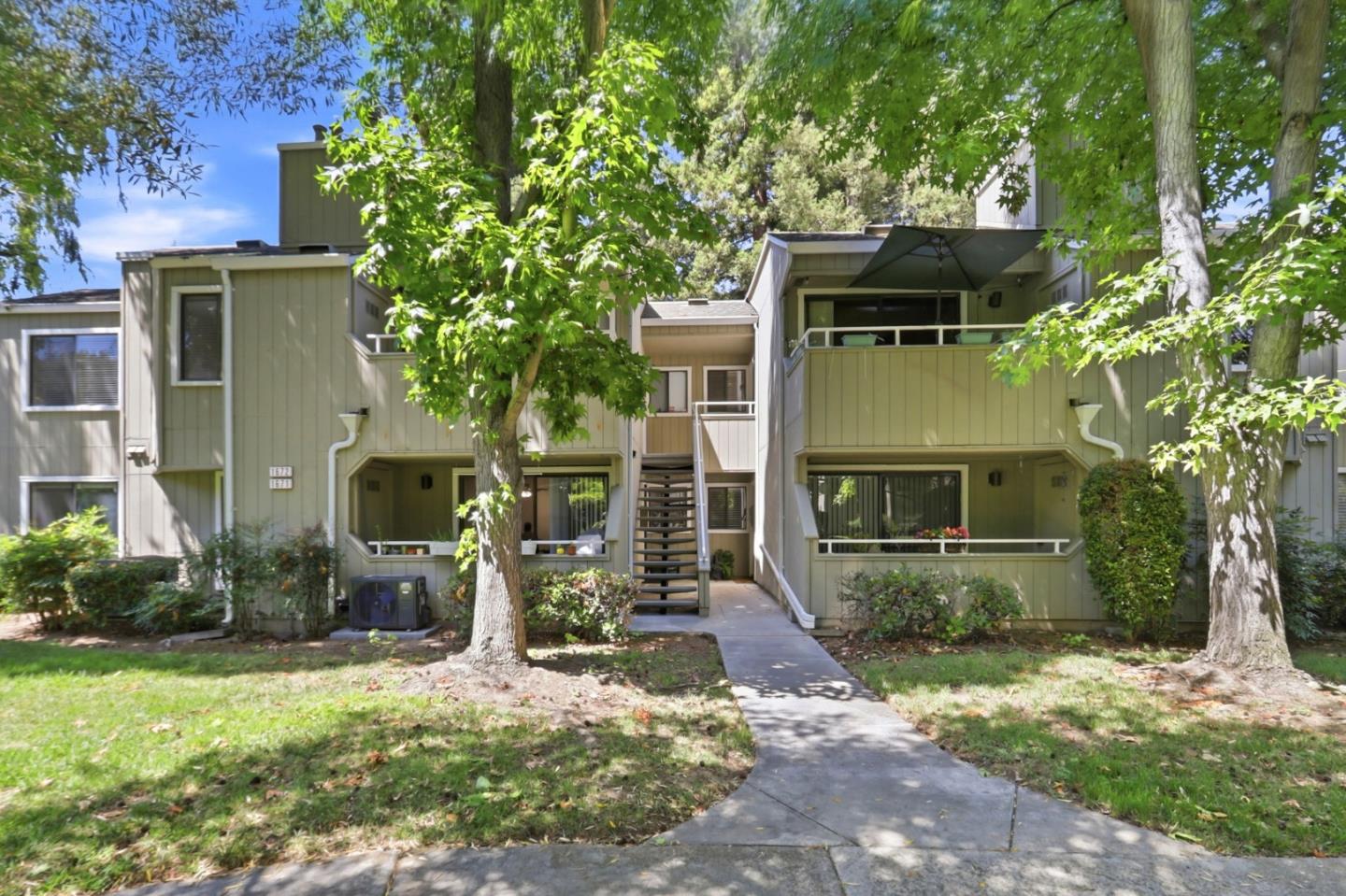 1672 Braddock Court — photo