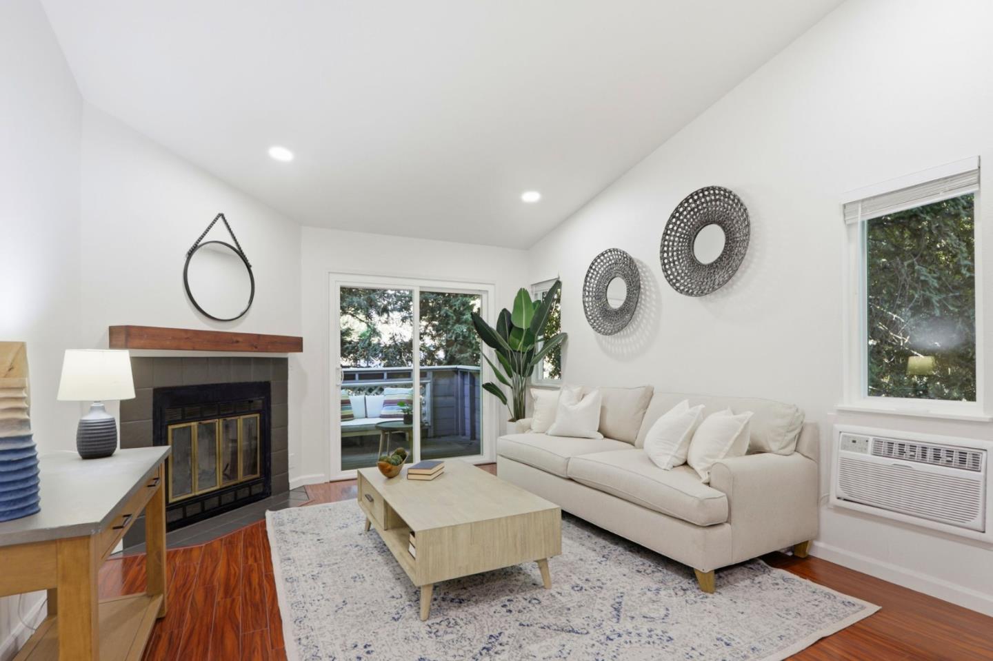 1547 Four Oaks Circle — photo