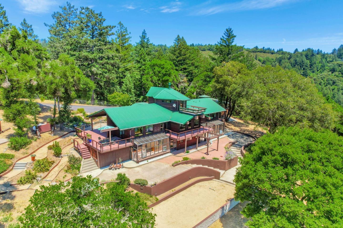 950 Oak Ridge Road — photo