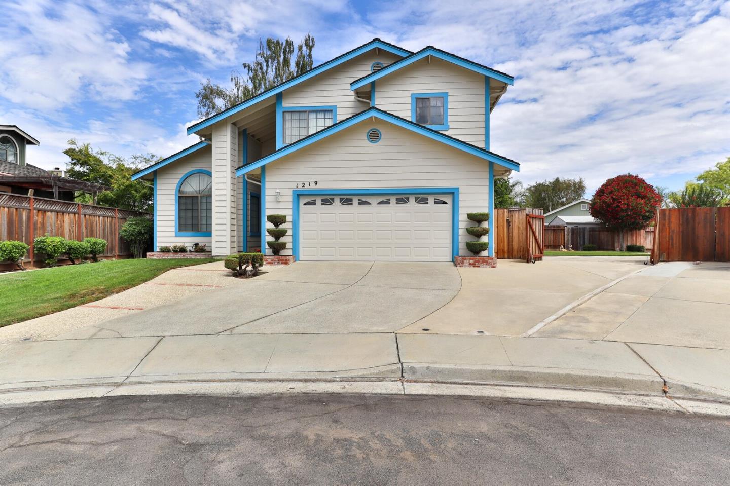 1219 Willow Court — photo