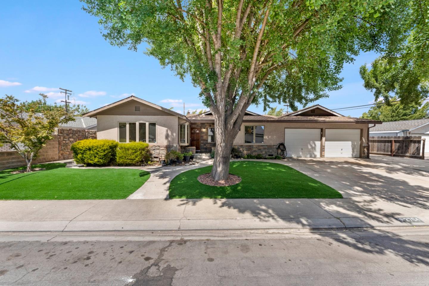 2704 Westchester Lane — photo