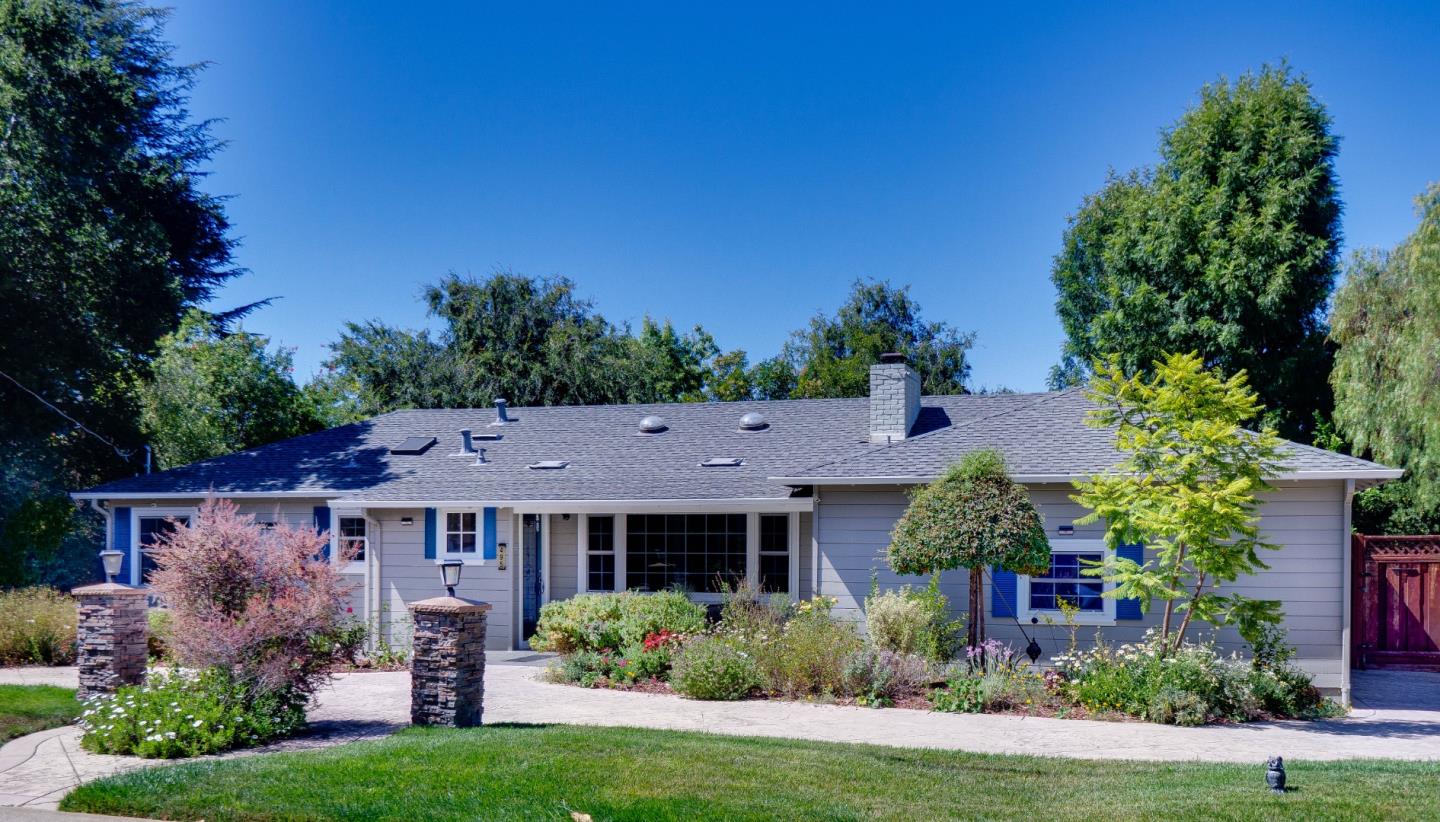 495 Arboleda Drive — photo