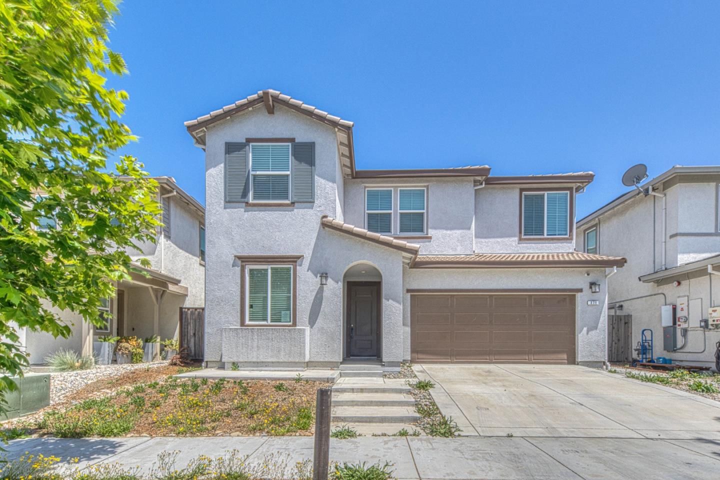 271 Lamplighter Lane — photo