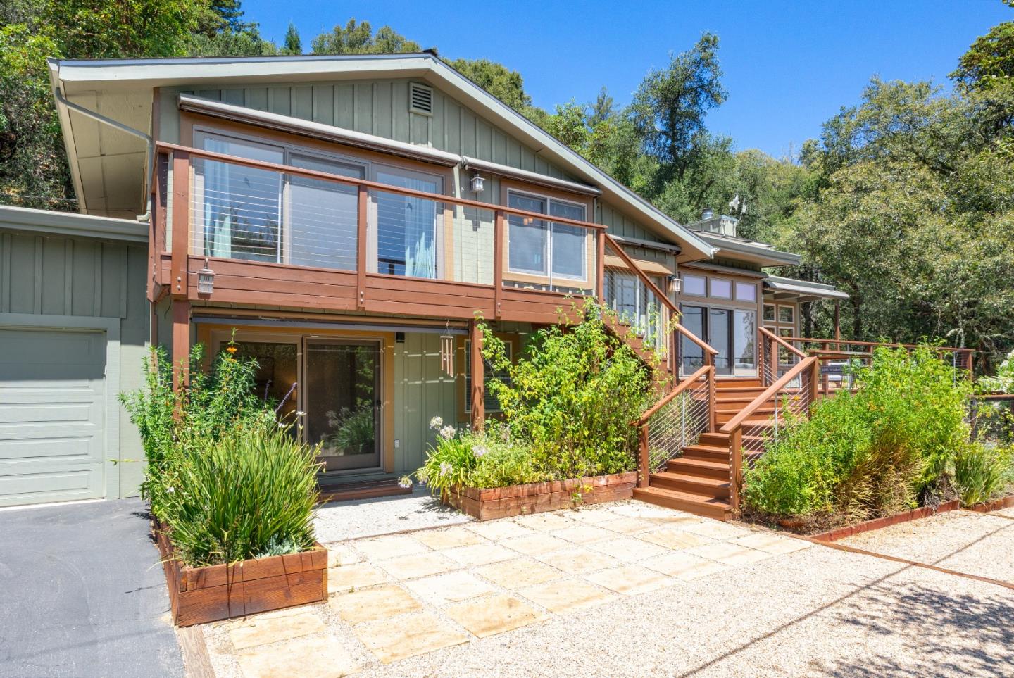 1095 Wilderfield — photo
