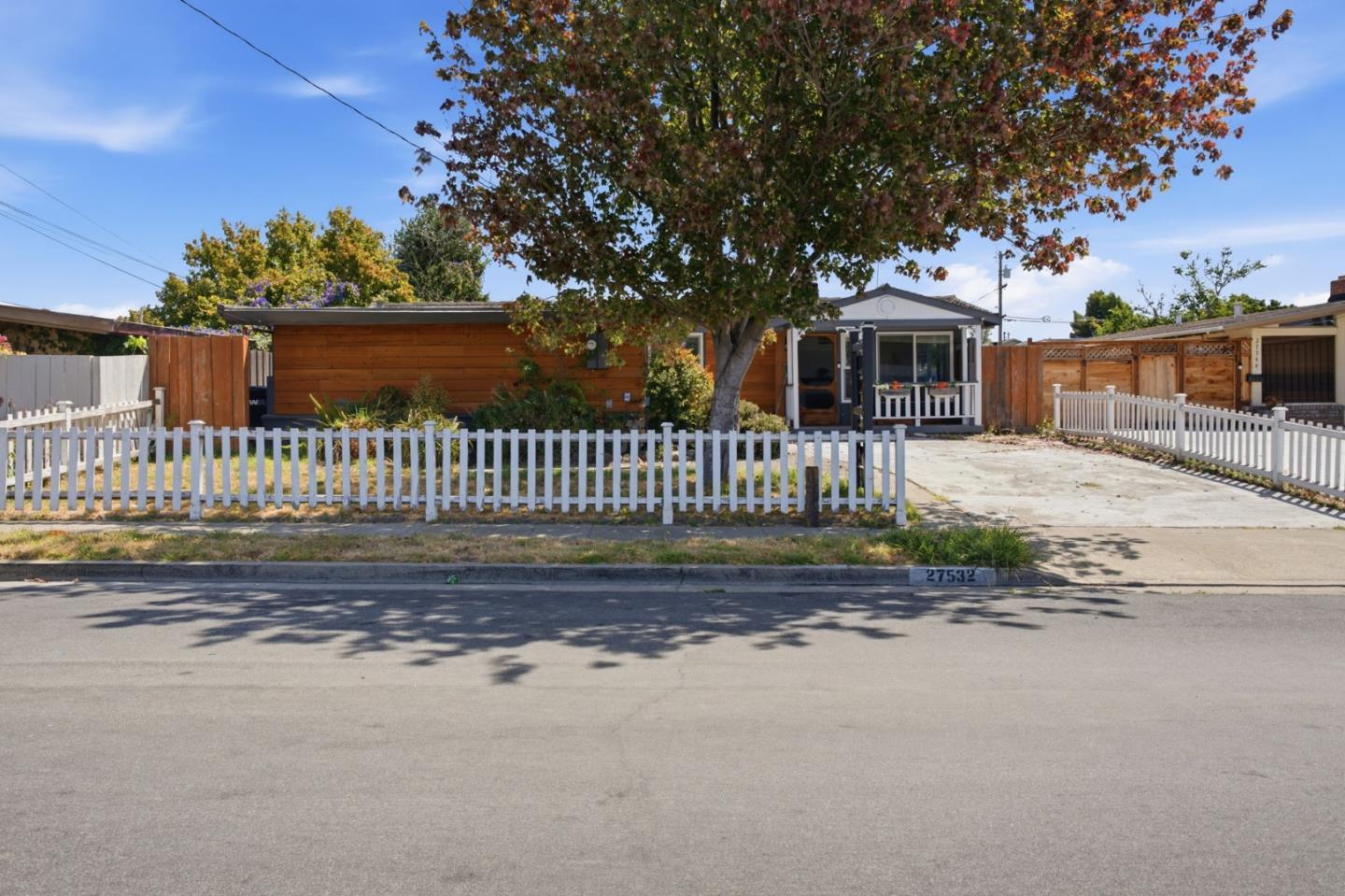 27532 Gainesville Avenue — photo