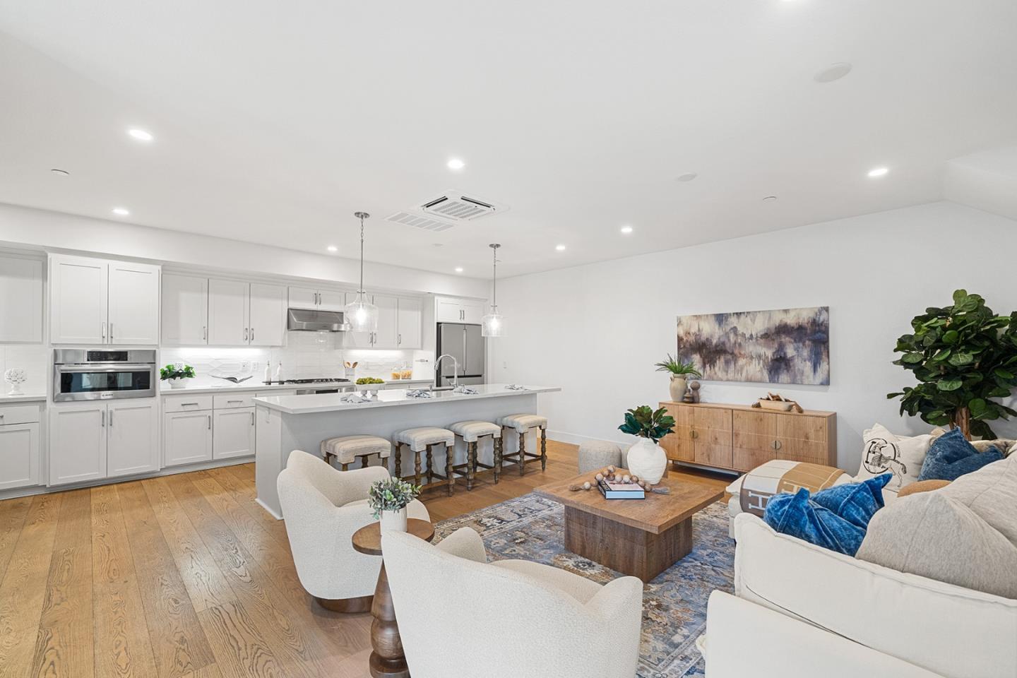16015 Bartlett Court — photo