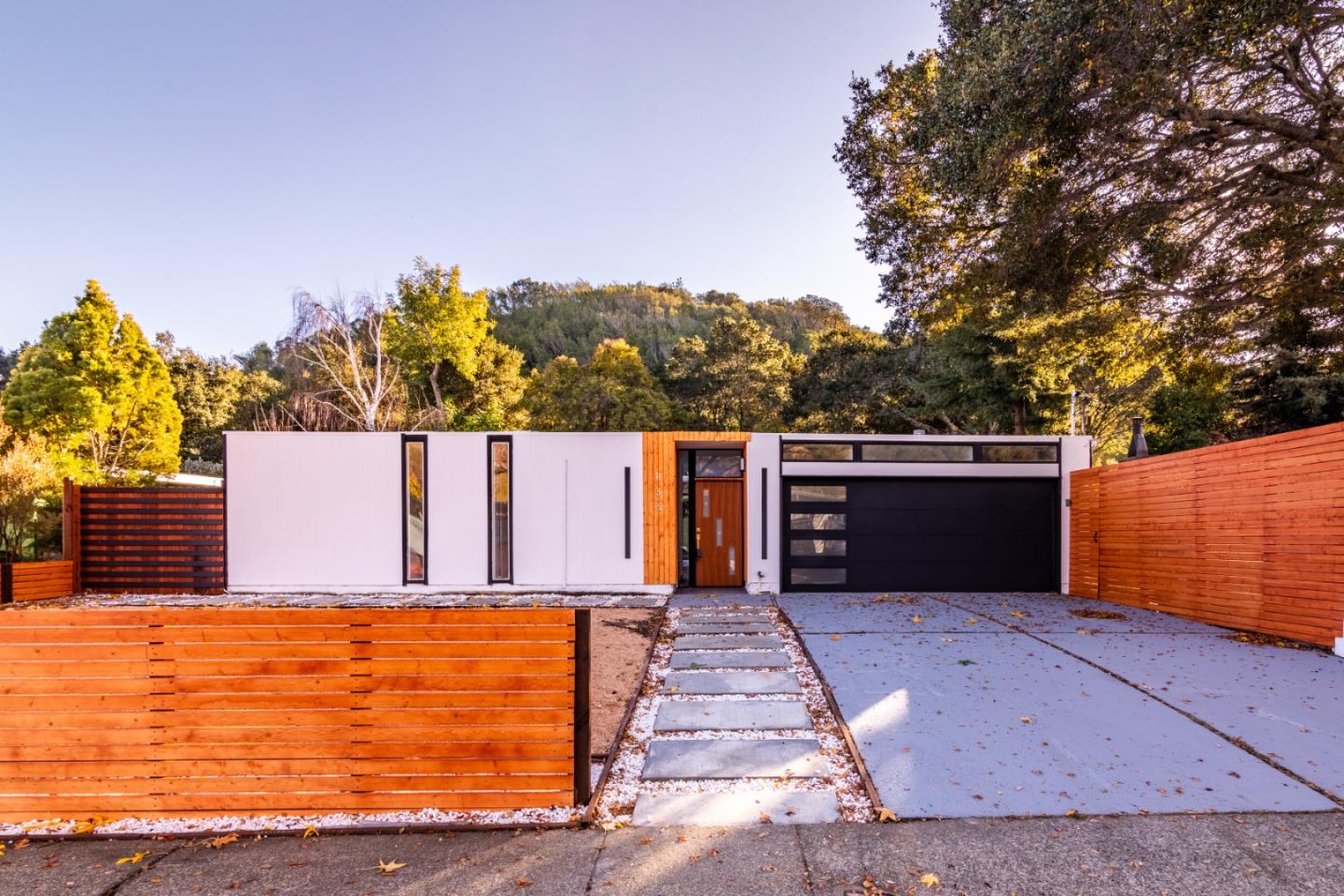 833 Appleberry Drive — photo