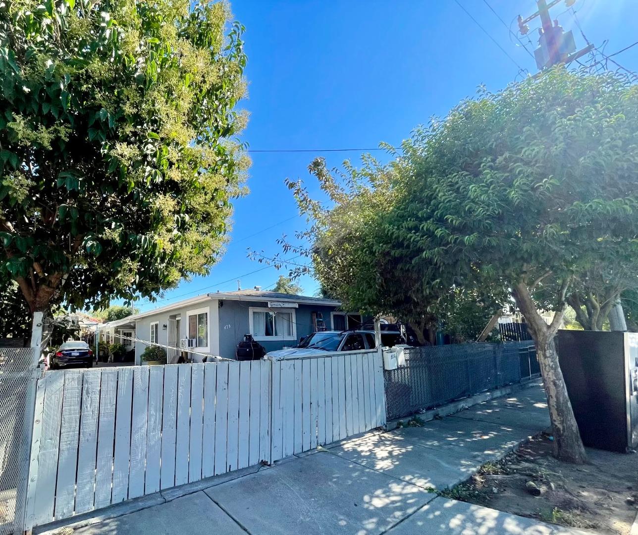 Home in Stockton, CA 95206 — photo 2