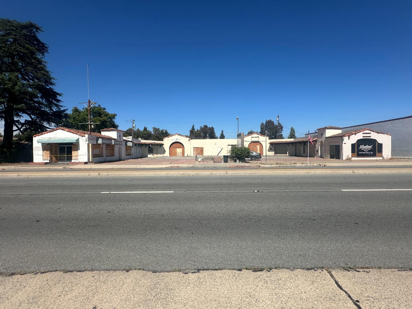 7760 Monterey Street — photo