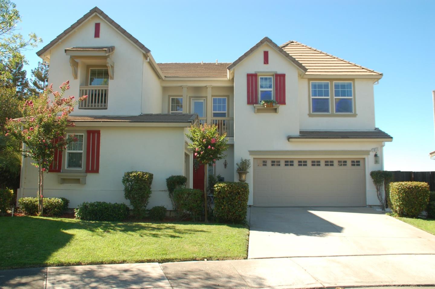 Home in Tracy, CA 95304 — photo 2