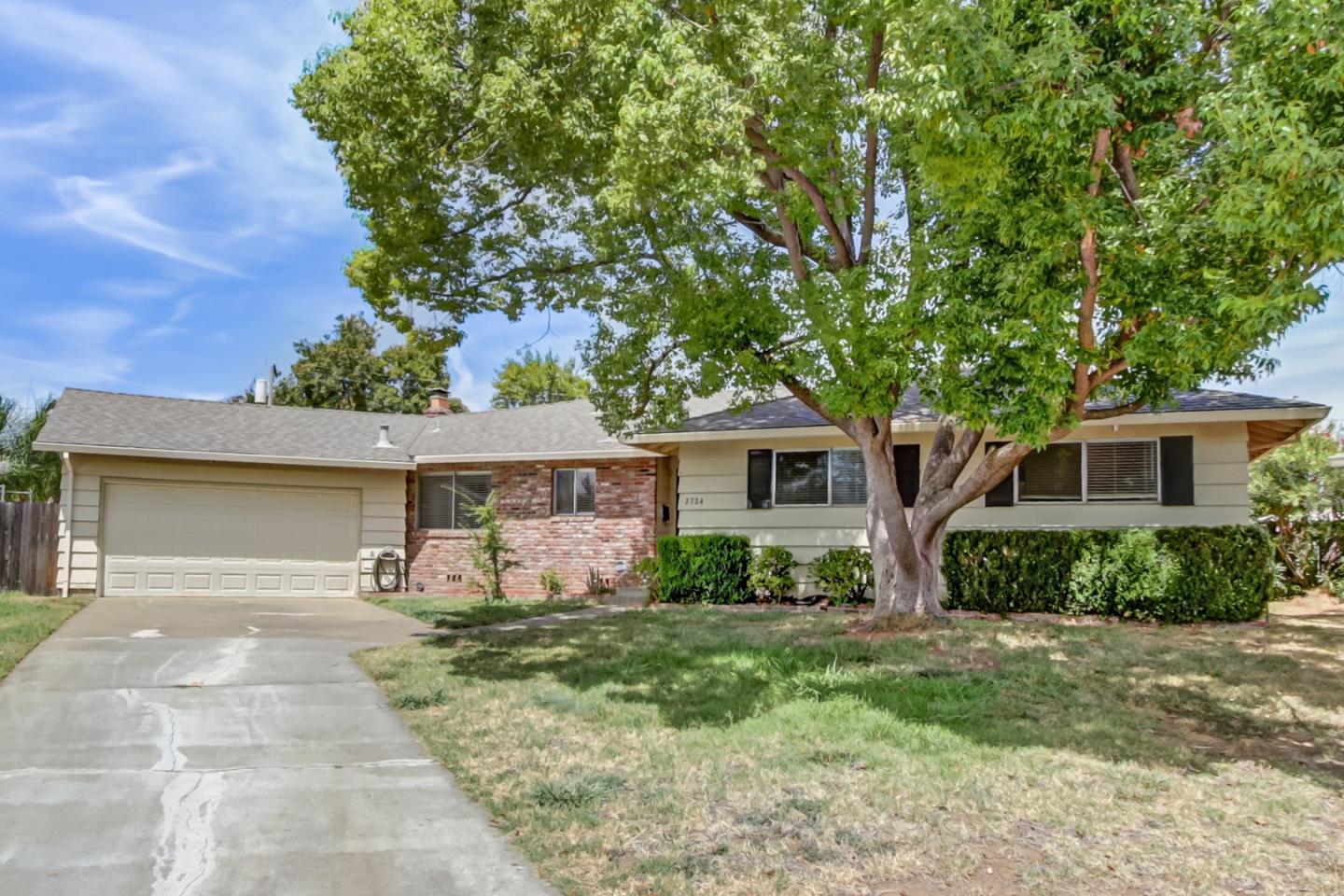 2724 Doris Court — photo
