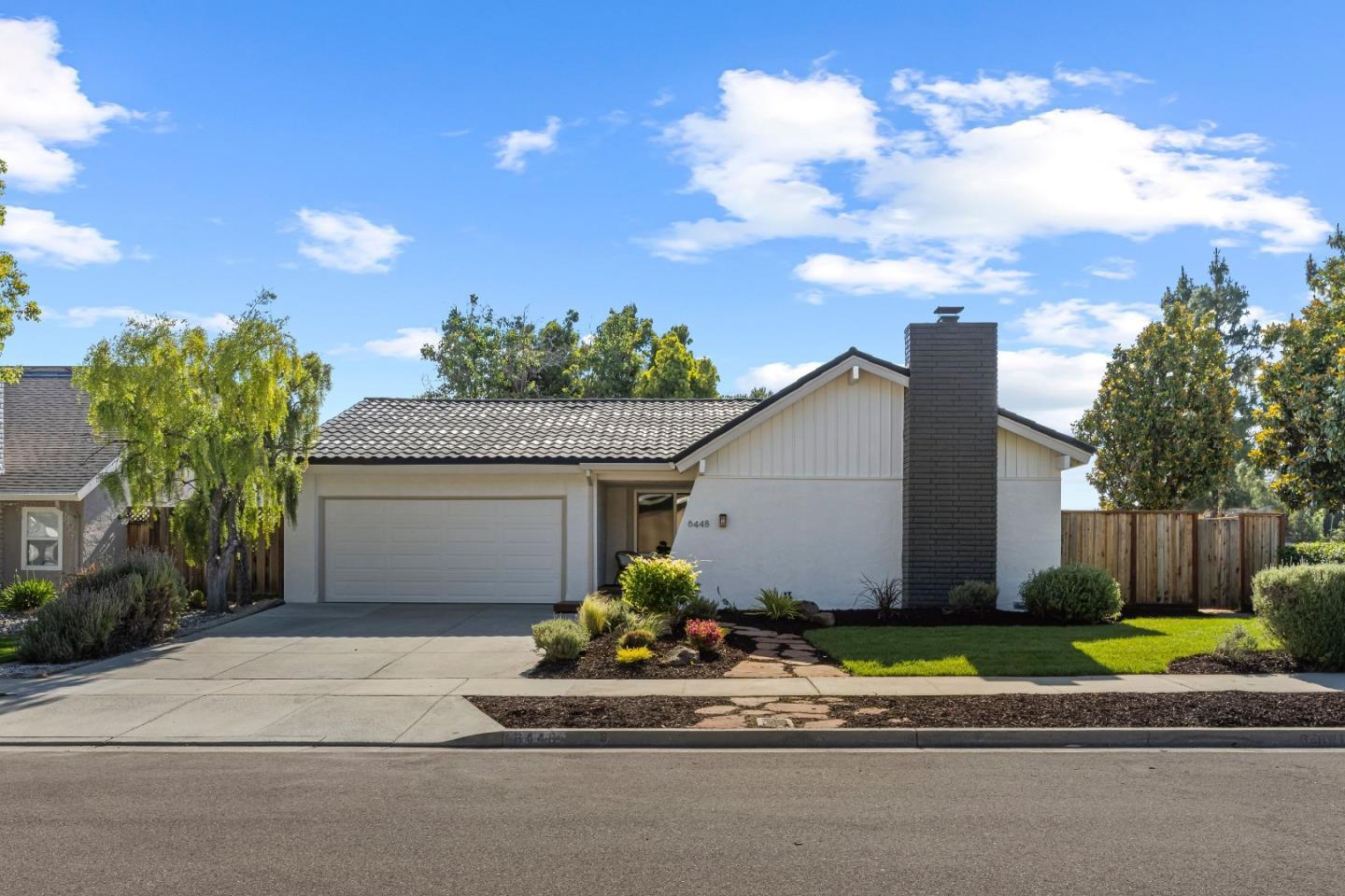6448 Berwickshire Way — photo