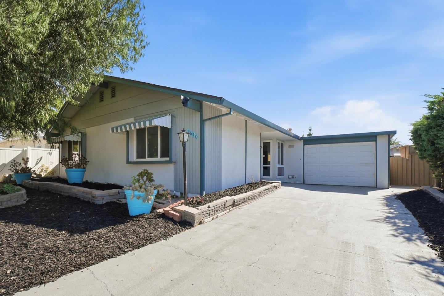 1610 Bluebell Drive — photo
