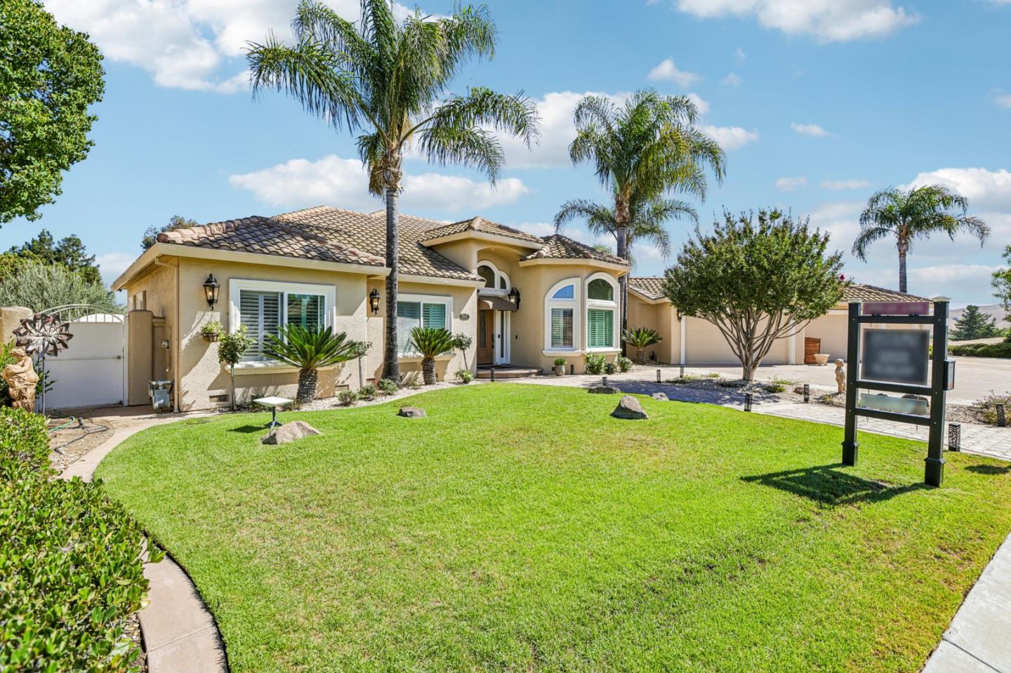 1515 S Ridgemark Drive — photo