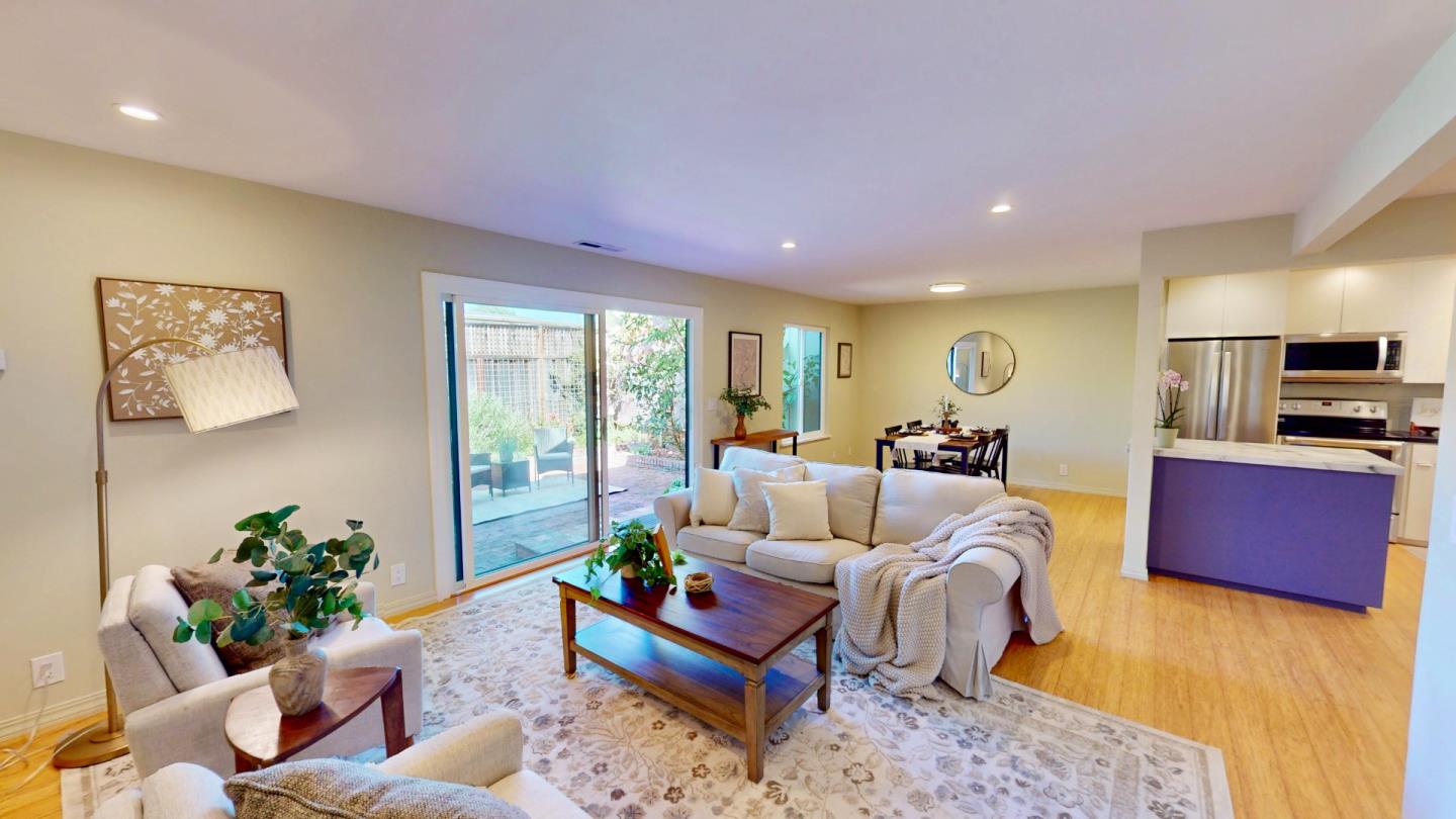 584 Spinnaker Court — photo