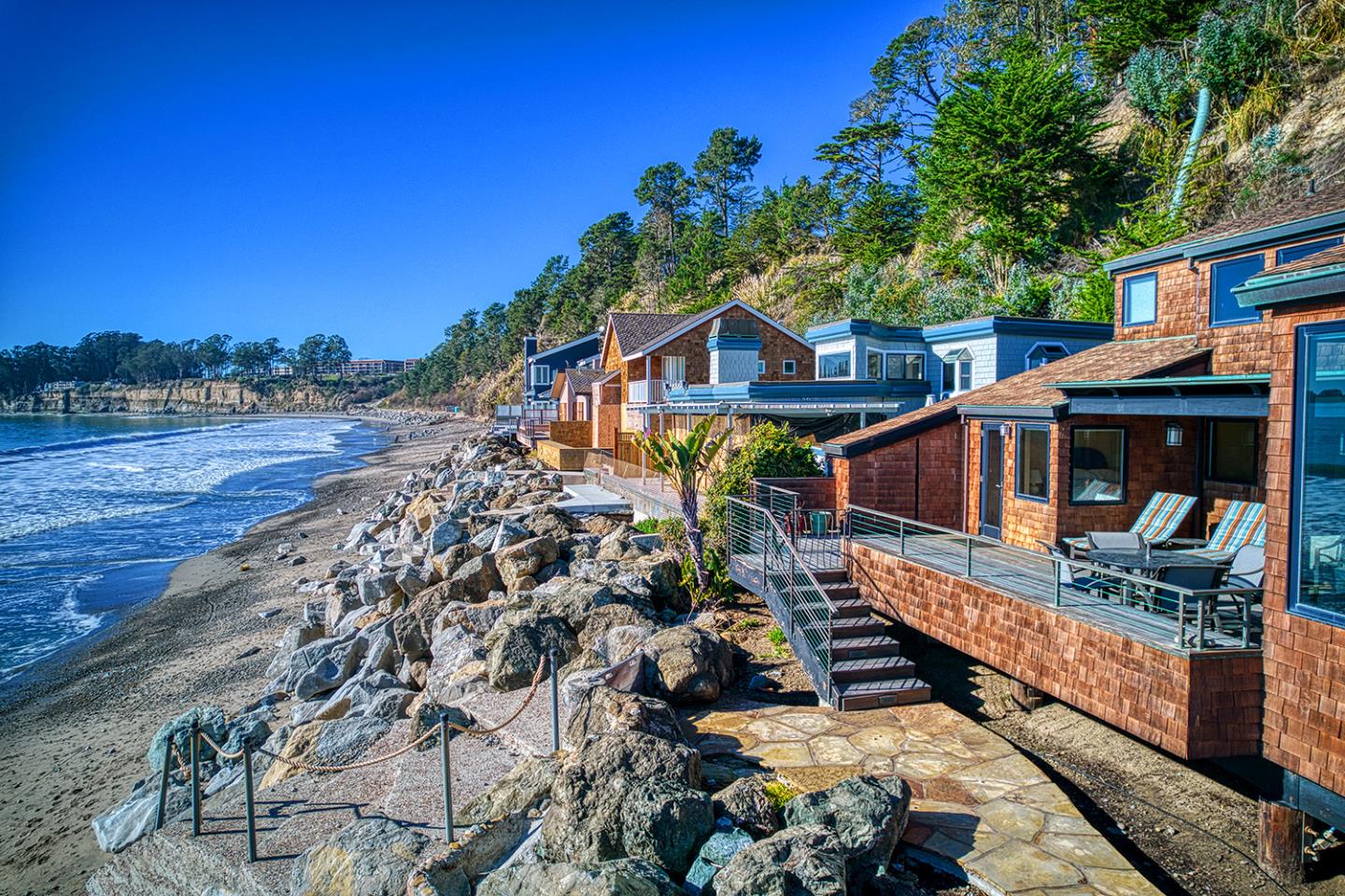 10 Potbelly Beach Road — photo