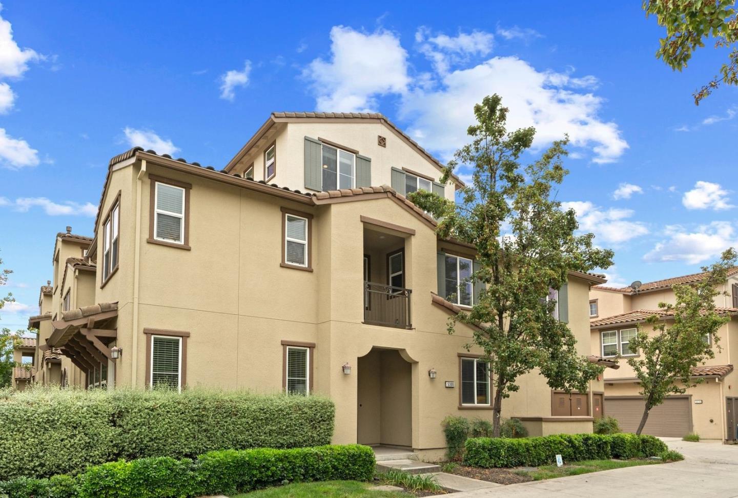 5300 Fioli Loop — photo