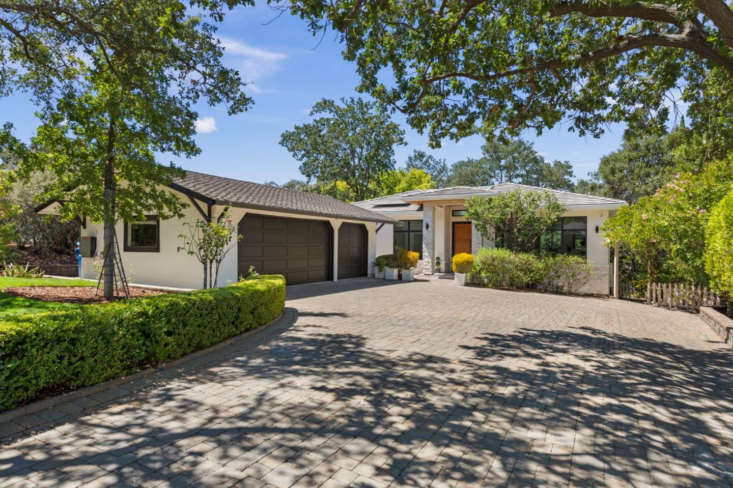 15477 One Oak Lane — photo