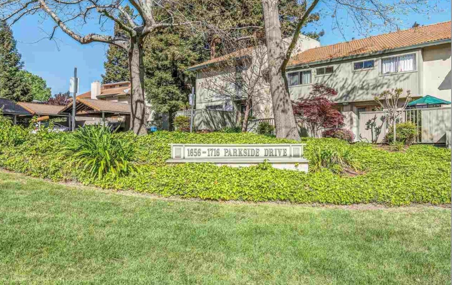 1662 Parkside Drive — photo