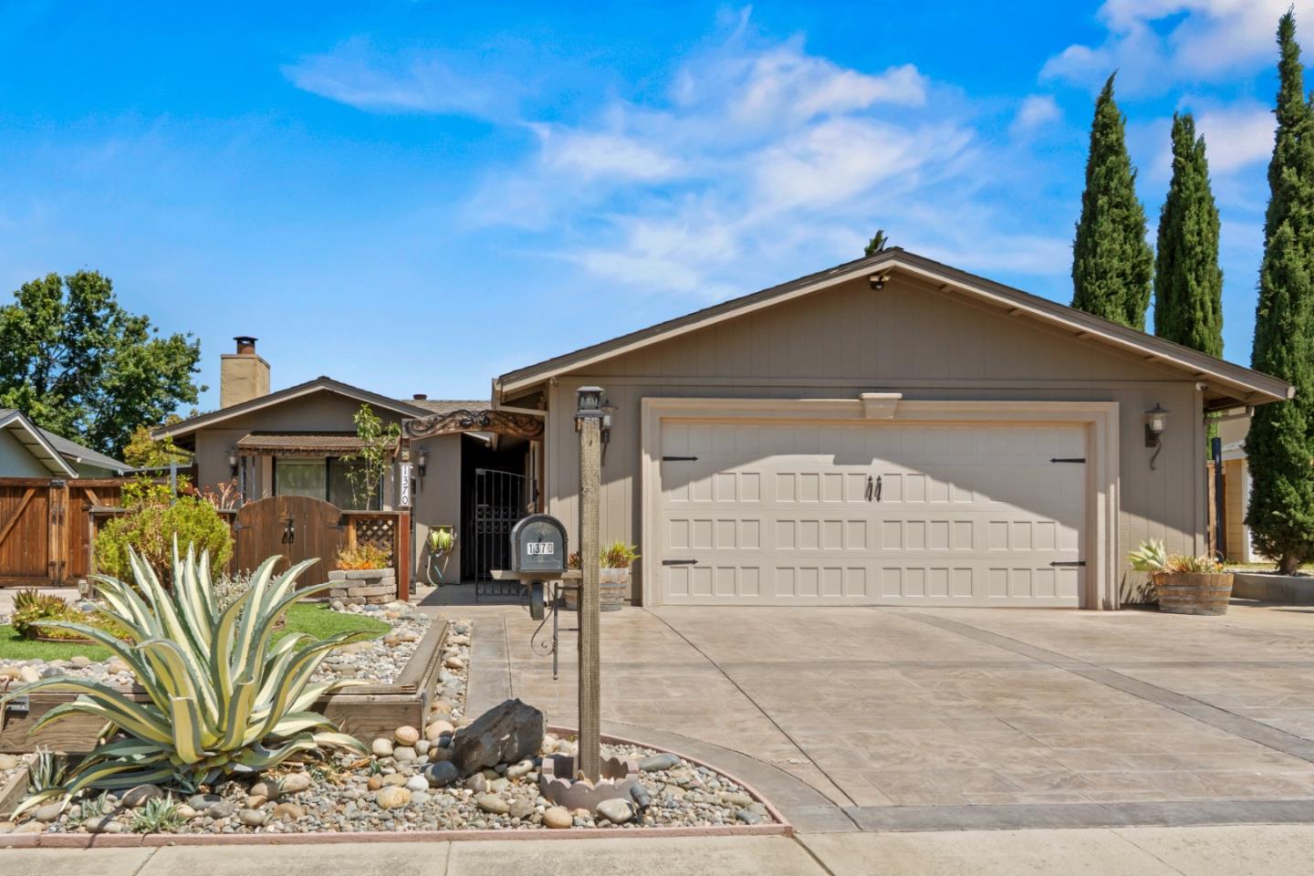 1370 Matador Drive — photo