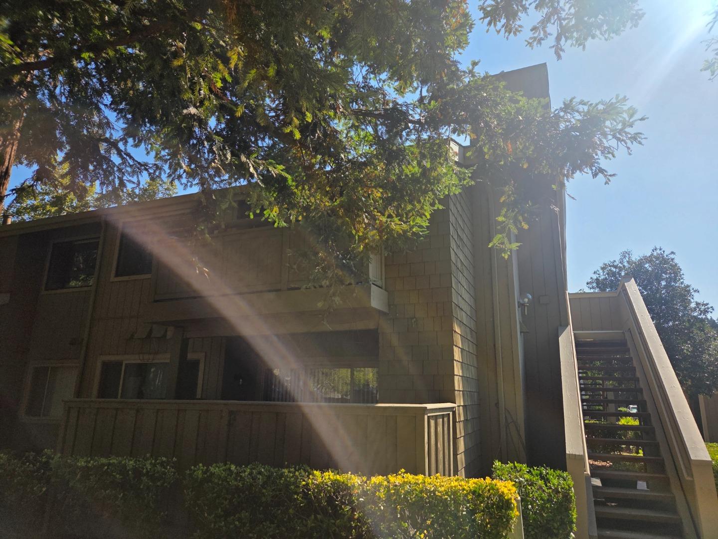 5440 Makati Circle — photo