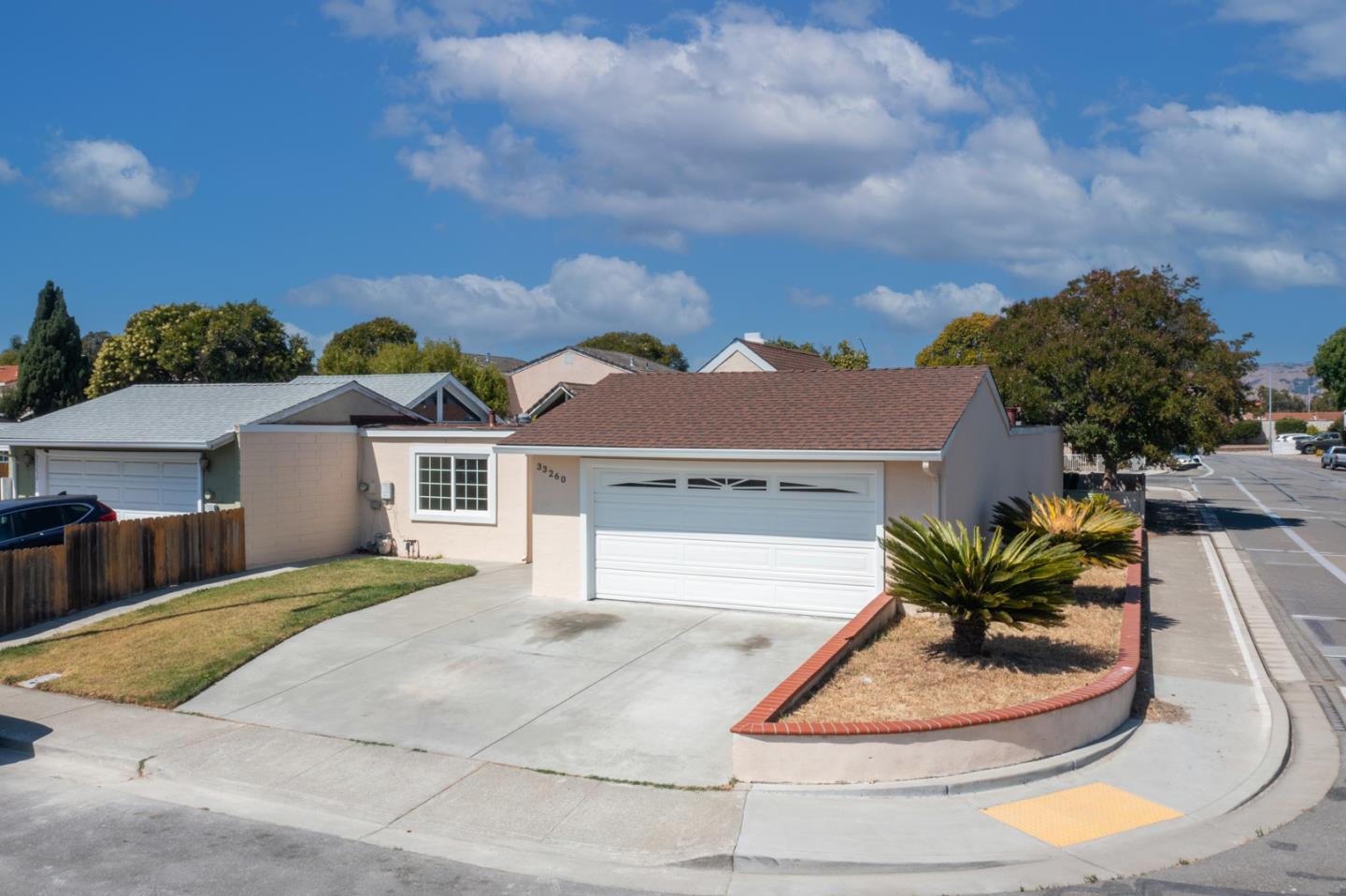 33260 Lake Oneida Street — photo