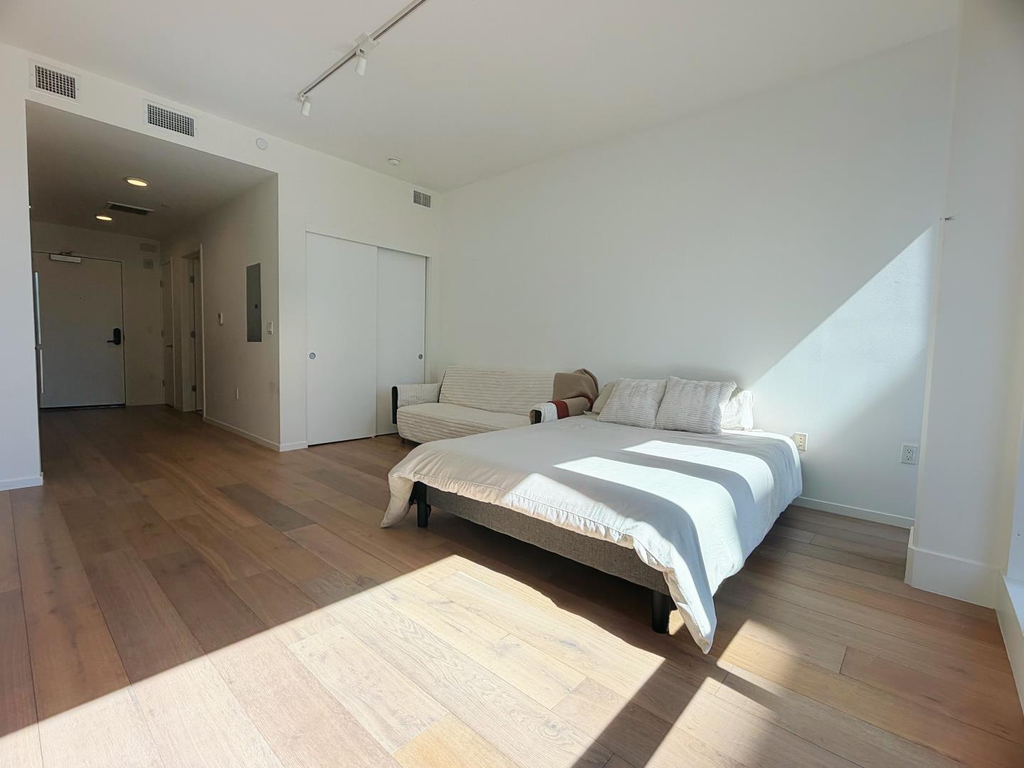 Home in San Francisco, CA 94109 — photo 2
