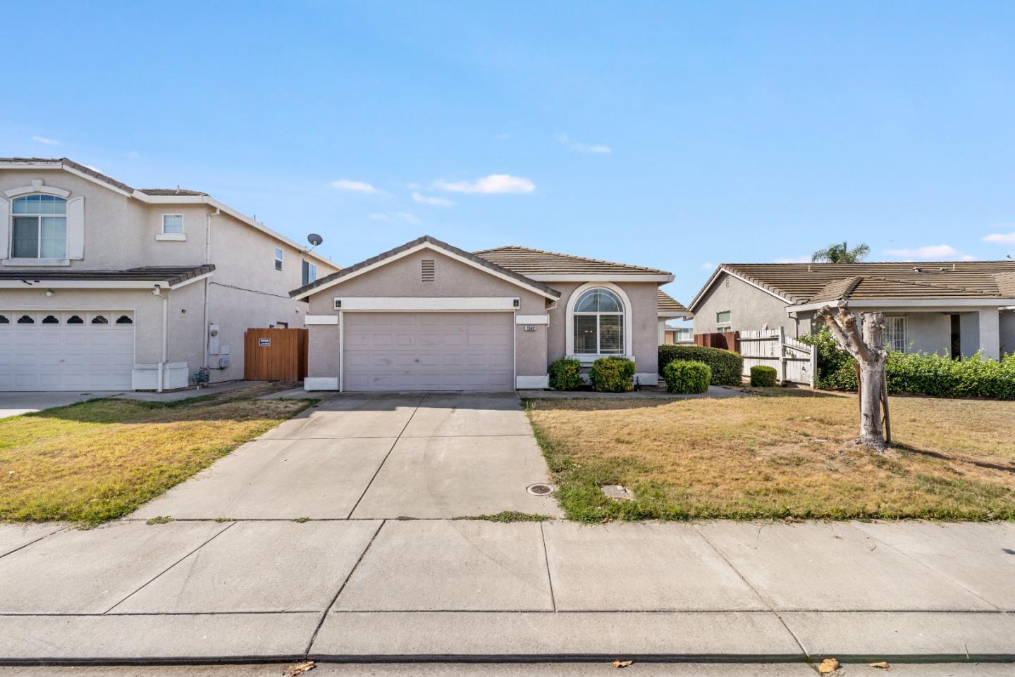 1542 Venice Circle — photo