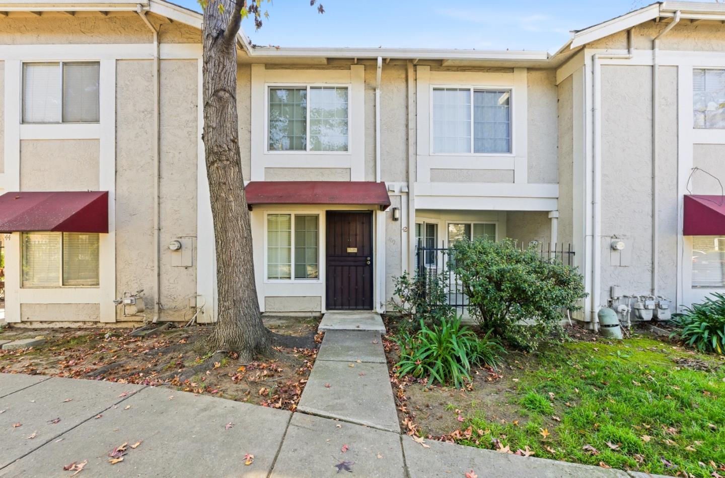 42 Muirfield Court — photo