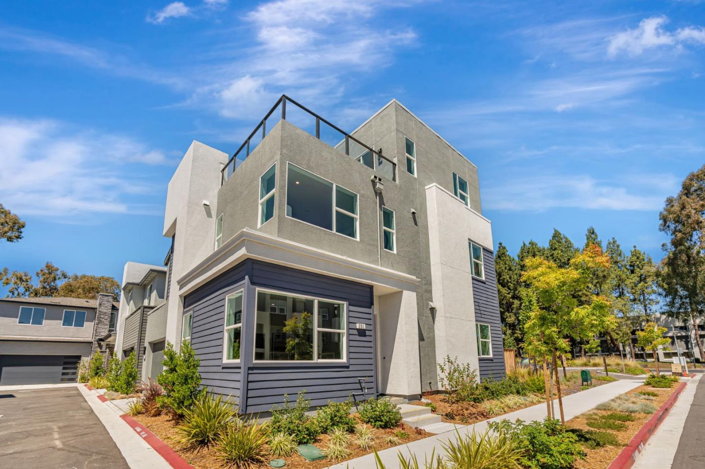 531 Khaki Court — photo