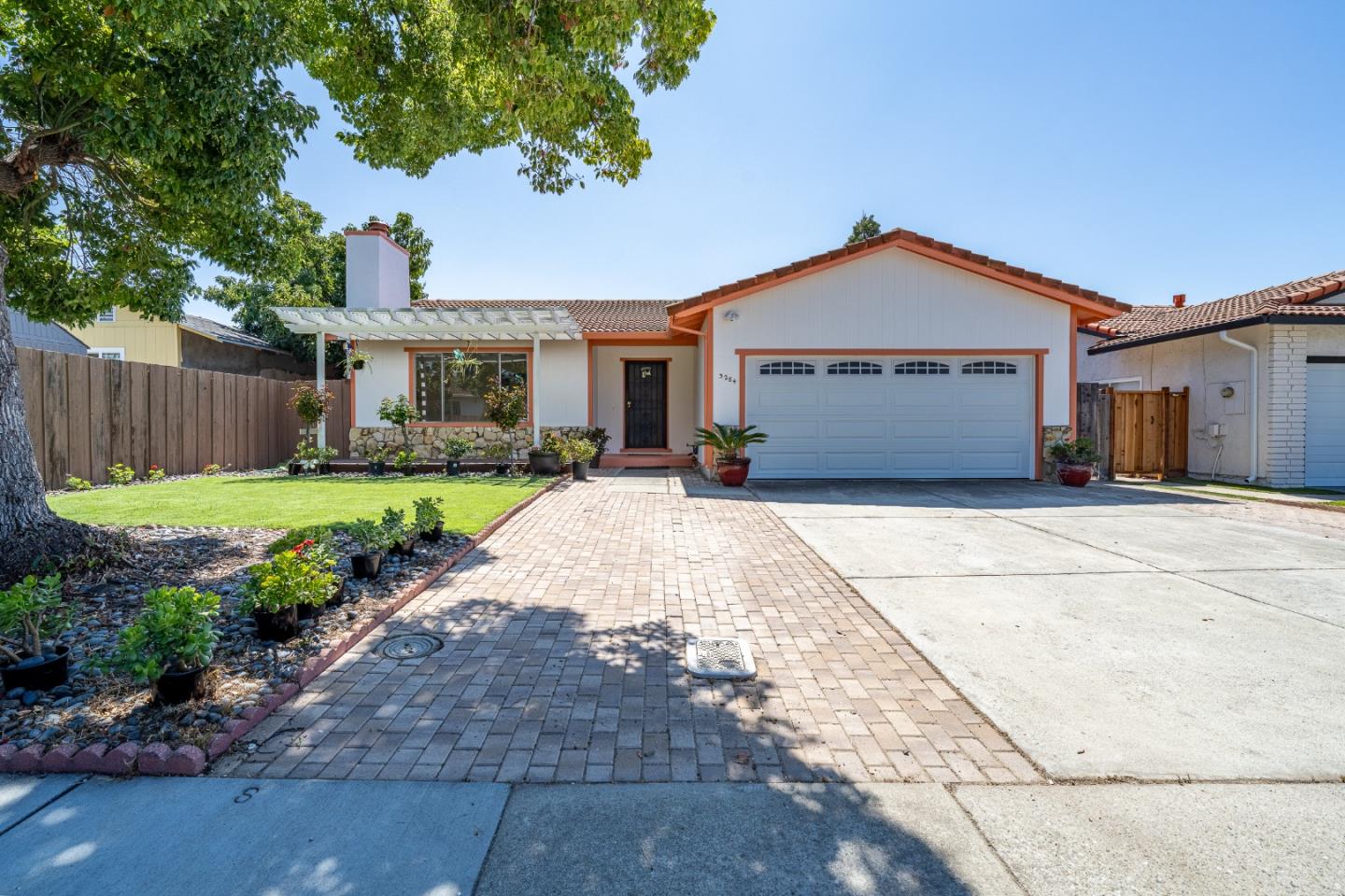 3284 Faith Court — photo