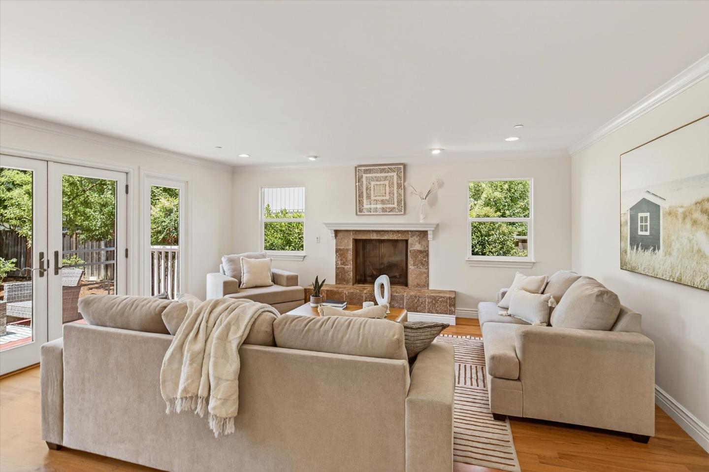 Home in Mountain View, CA 94040 — photo 2