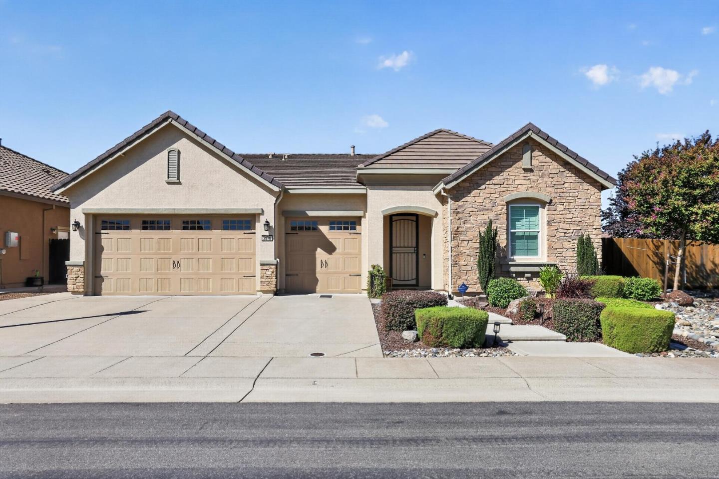2878 Fantail Lane — photo