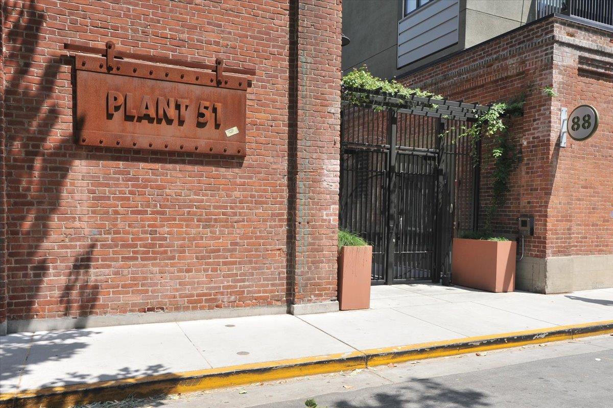 88 Bush Street — photo