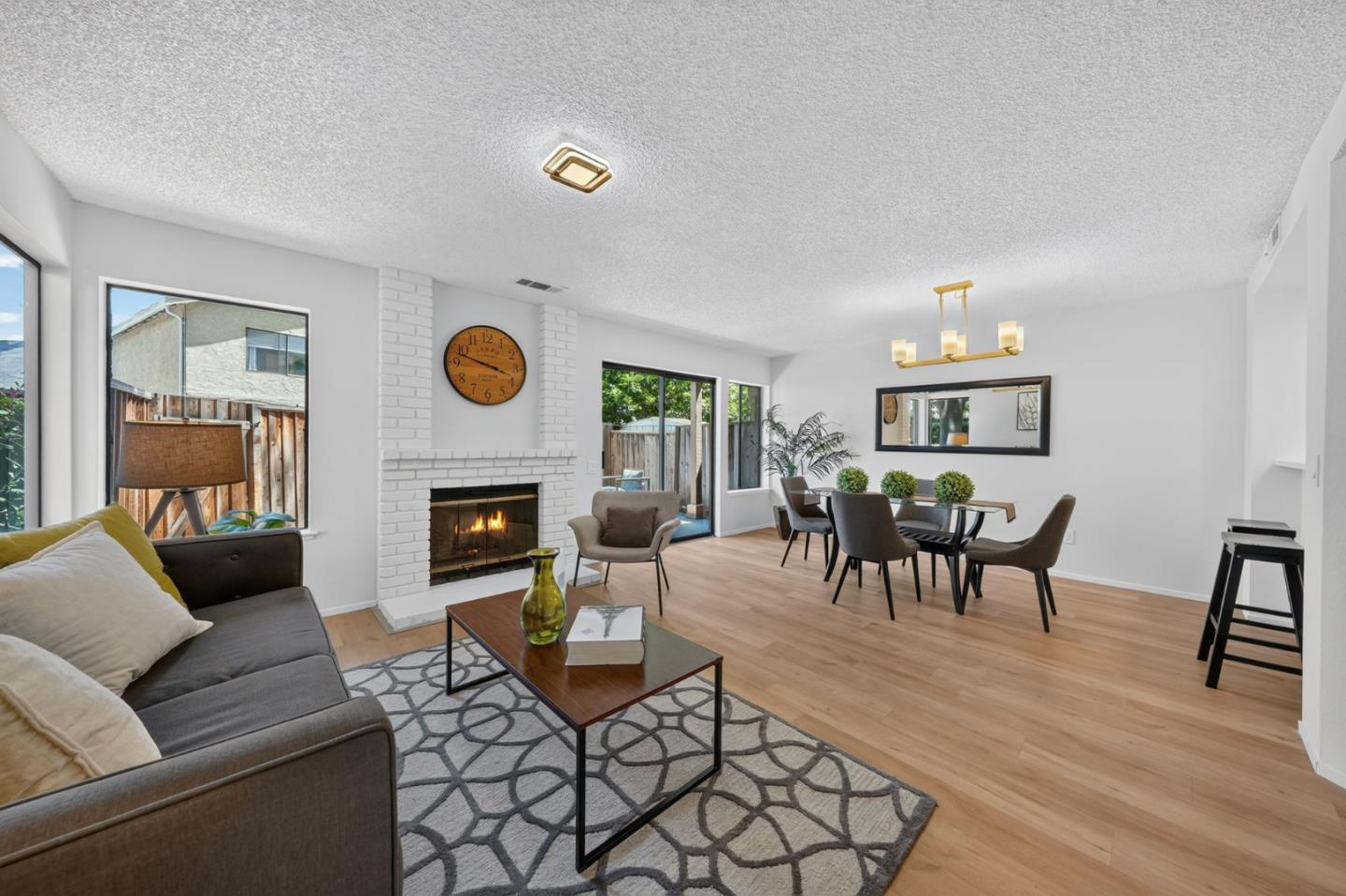 38717 Huntington Circle — photo