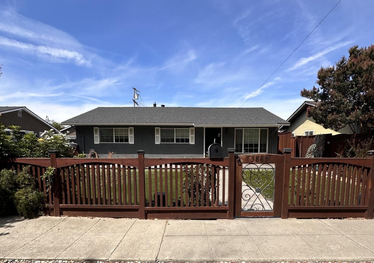 3885 Maui Drive — photo