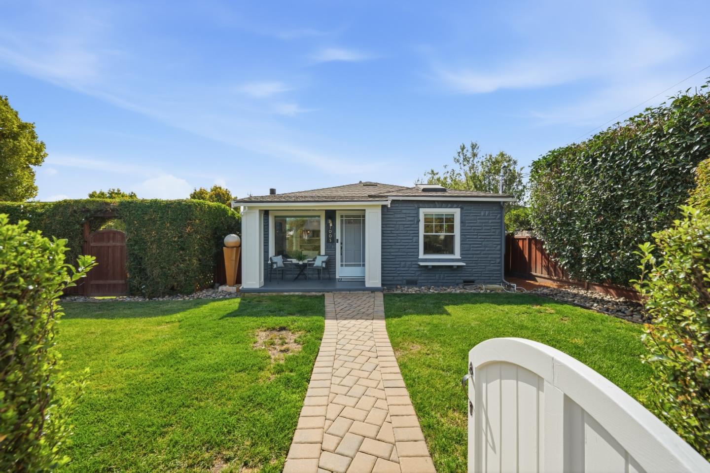 1005 Hall Street — photo