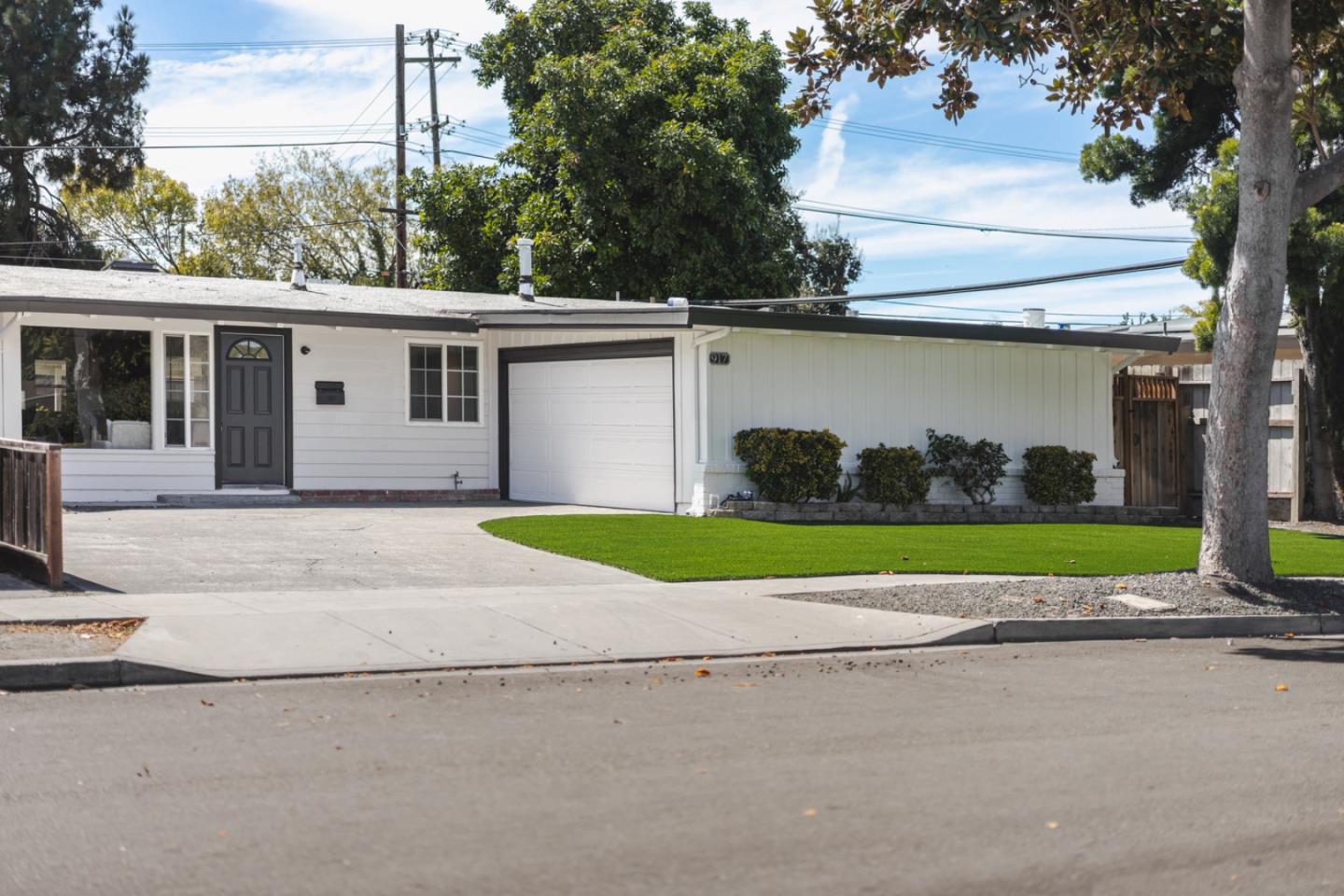 917 Blazingwood Drive — photo