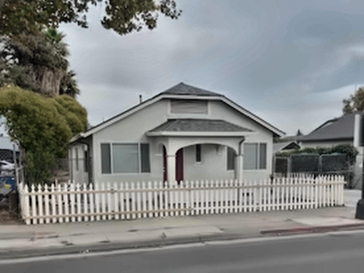 2056 Alum Rock Avenue — photo
