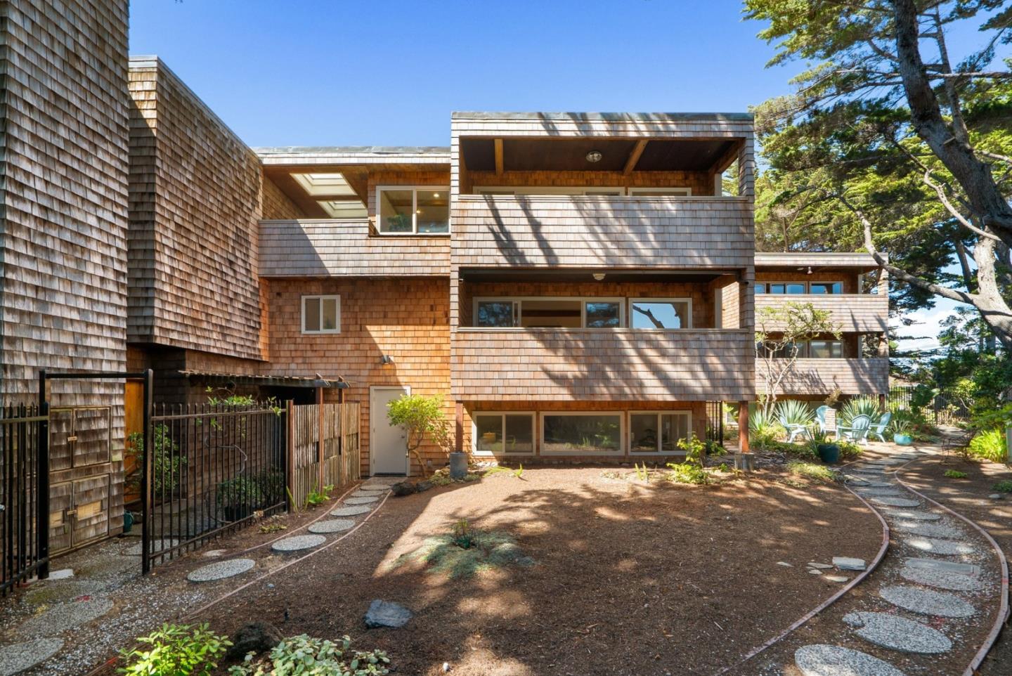 22650 E Cliff Drive — photo