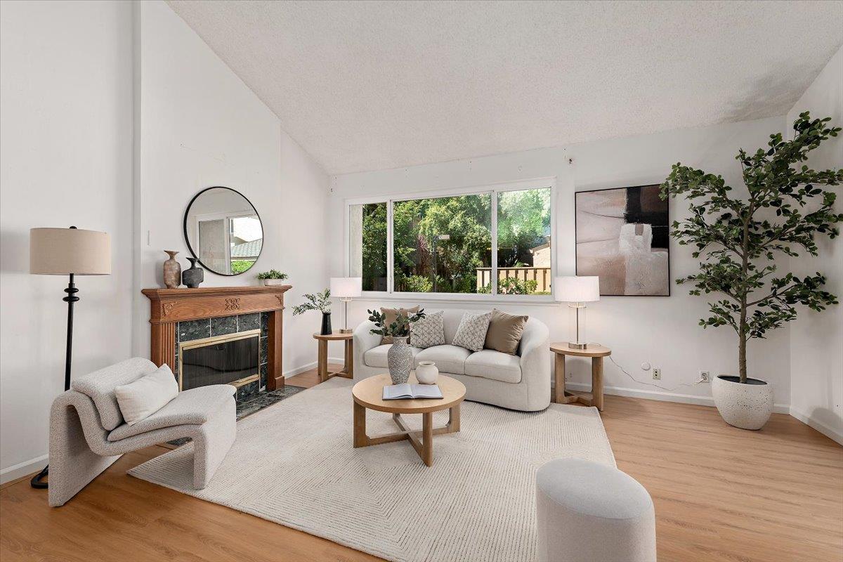 125 Connemara Way — photo