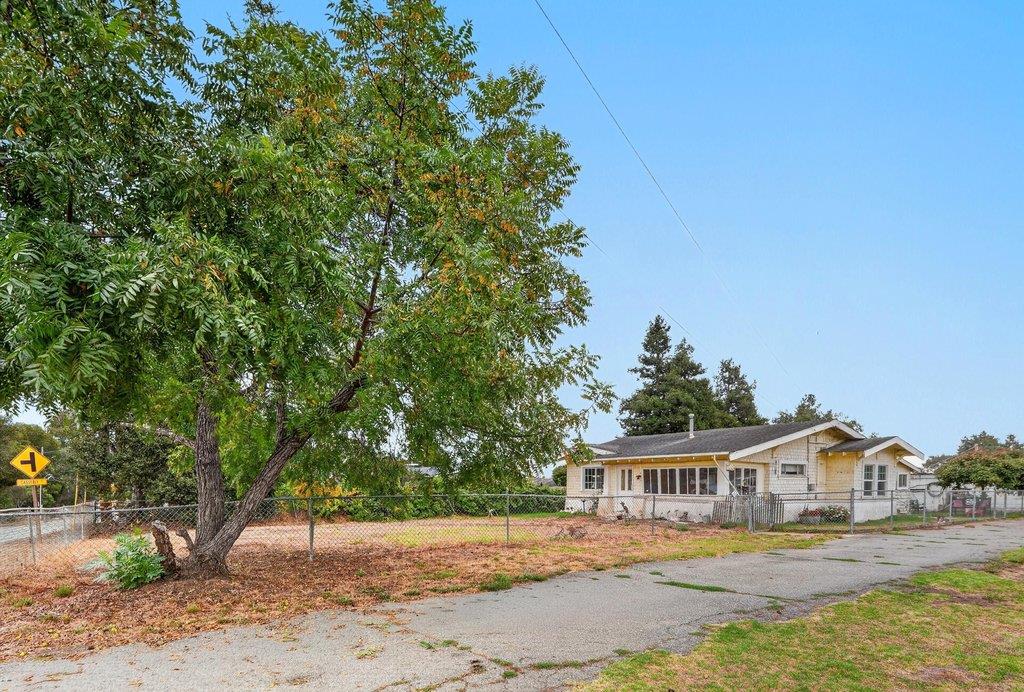 897 Green Valley Road — photo