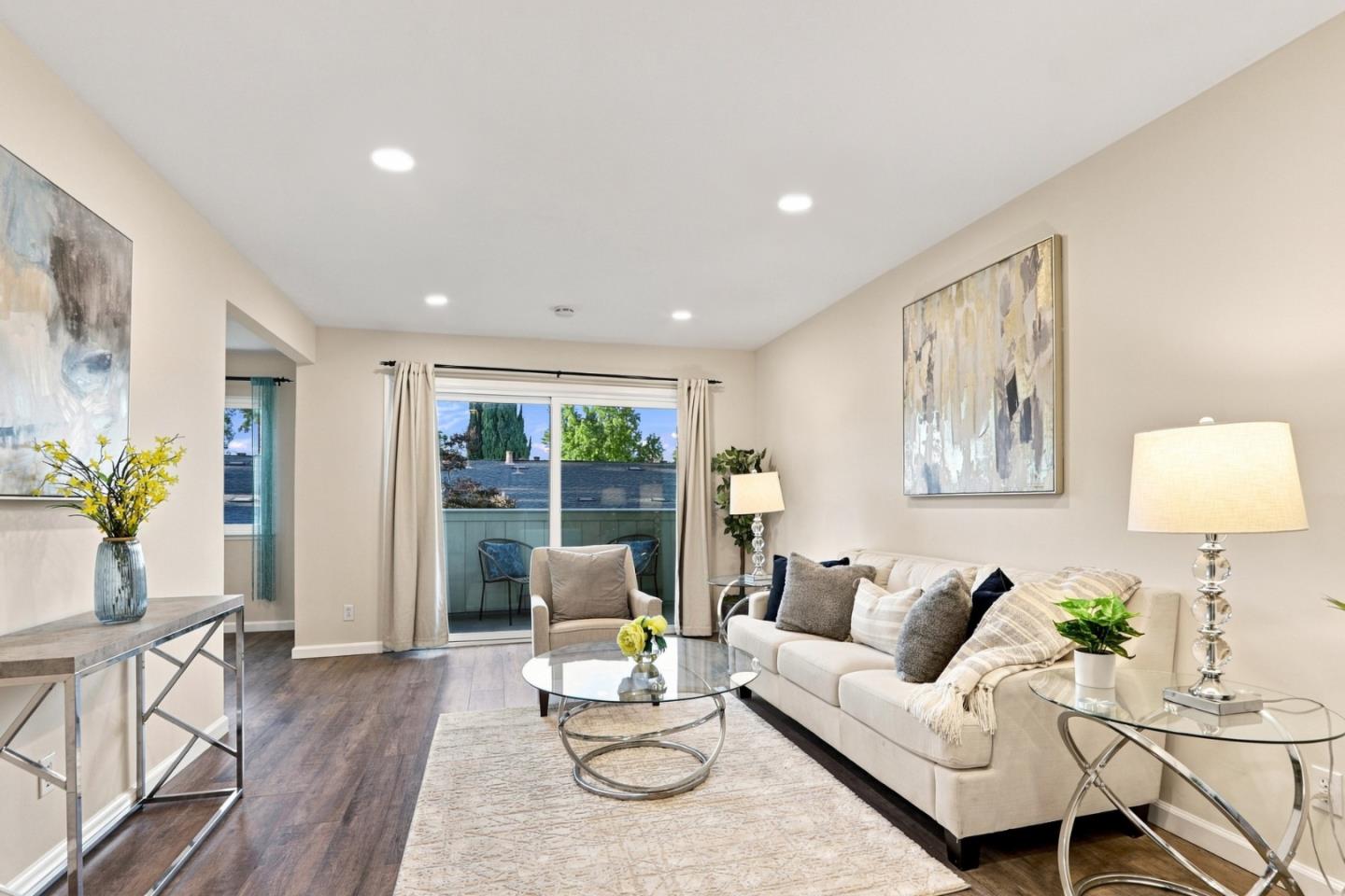 7100 Rainbow Drive — photo