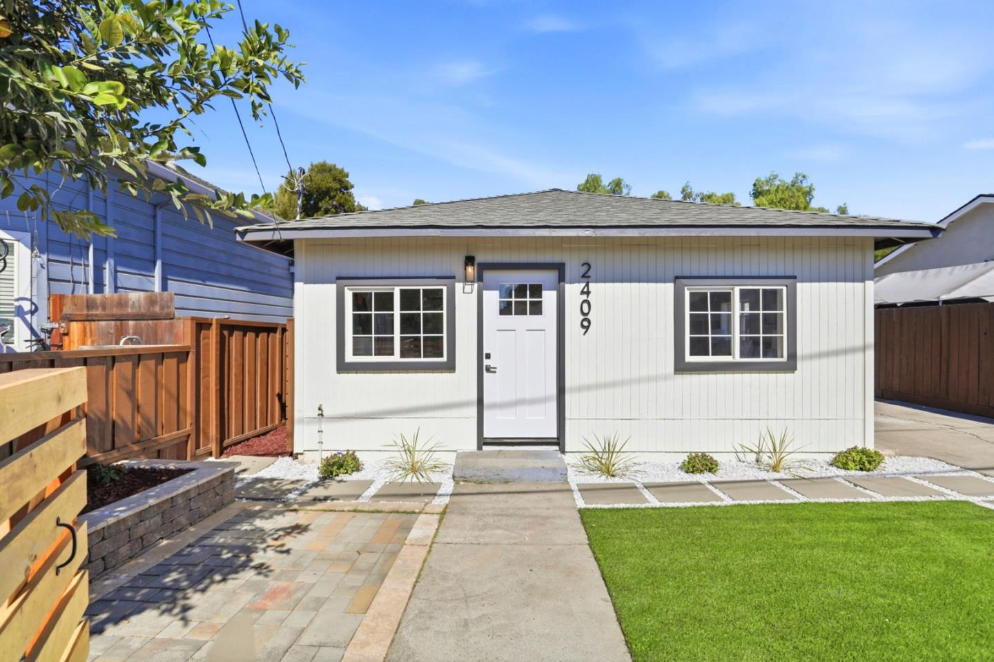 2409 Summer Street — photo